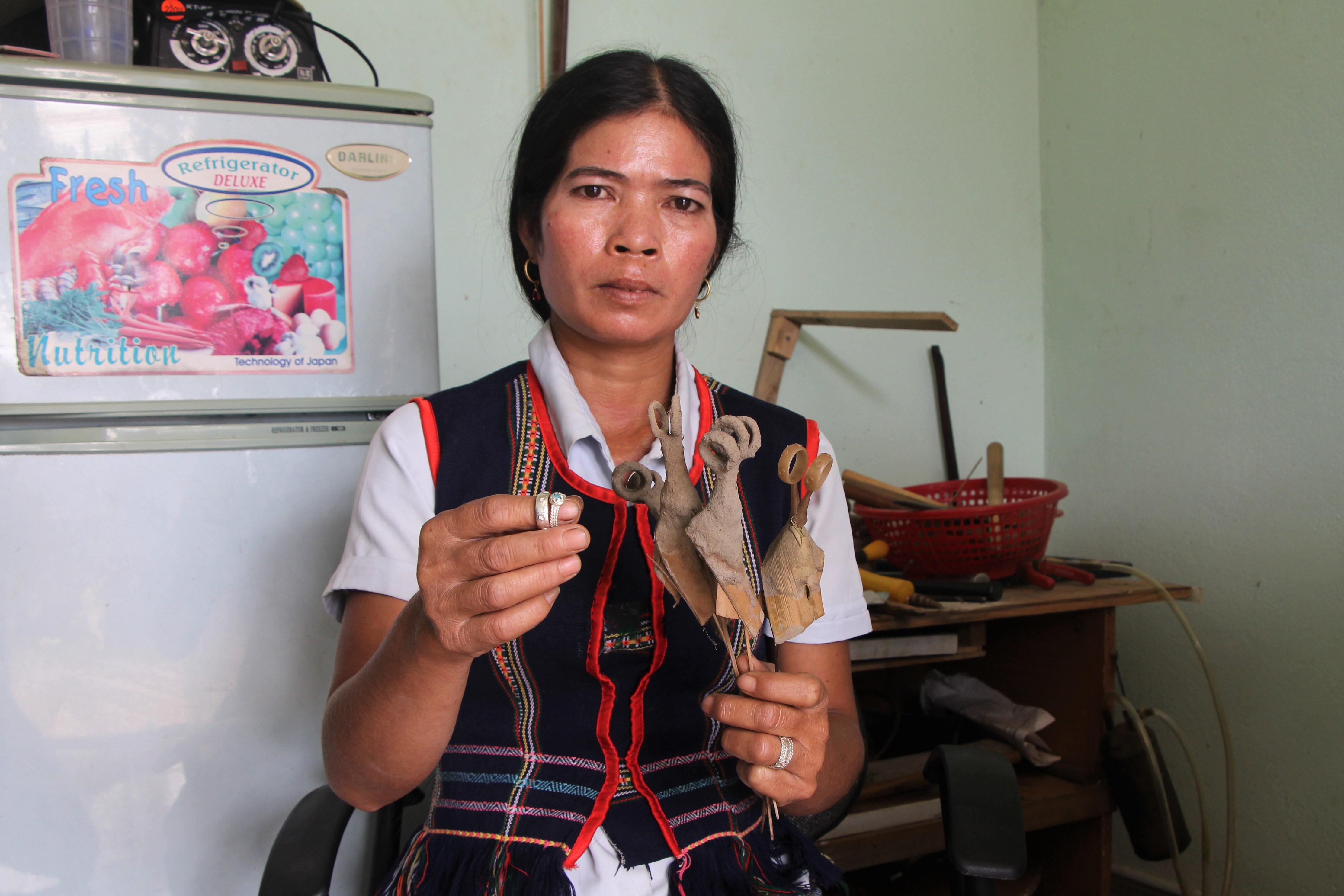 Nhẫn tình yêu của đồng bào Churu